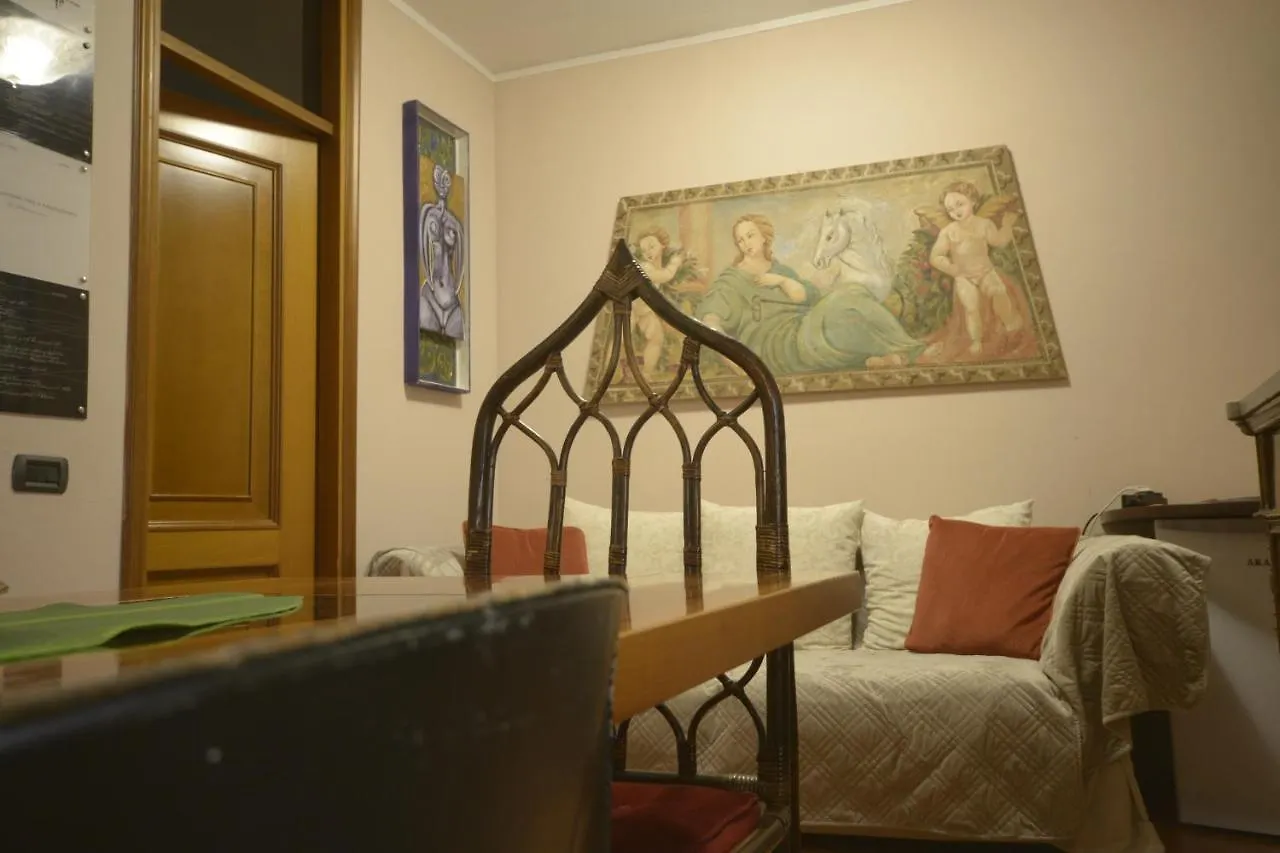 Villa Marisa Pavia 3*,